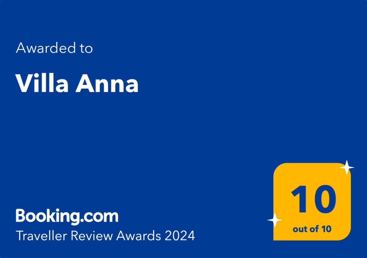 Anna *